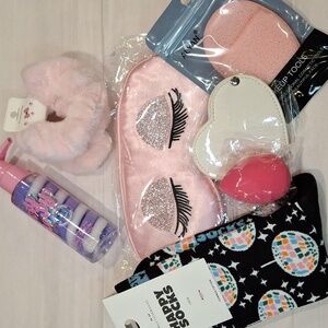 Pink & Black Spa/Beauty Accessory Set